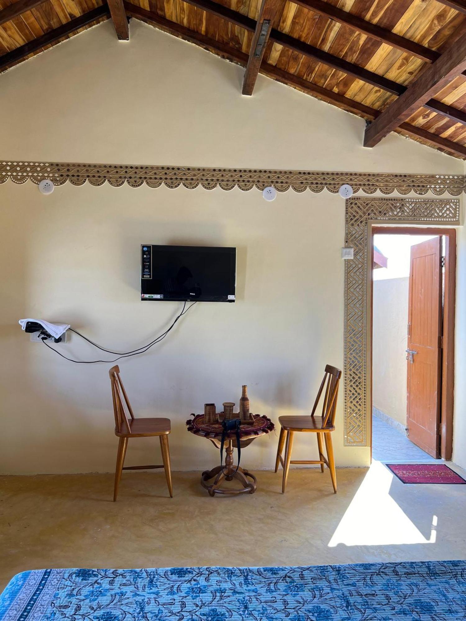 Rann Hellaro Homestay Bhuj Bagian luar foto