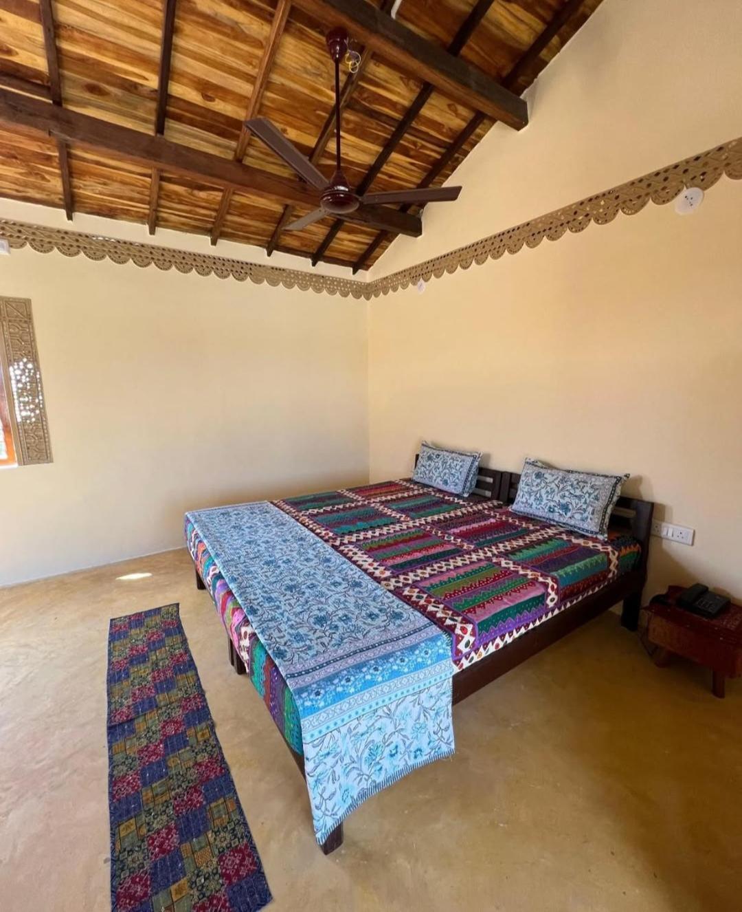 Rann Hellaro Homestay Bhuj Bagian luar foto